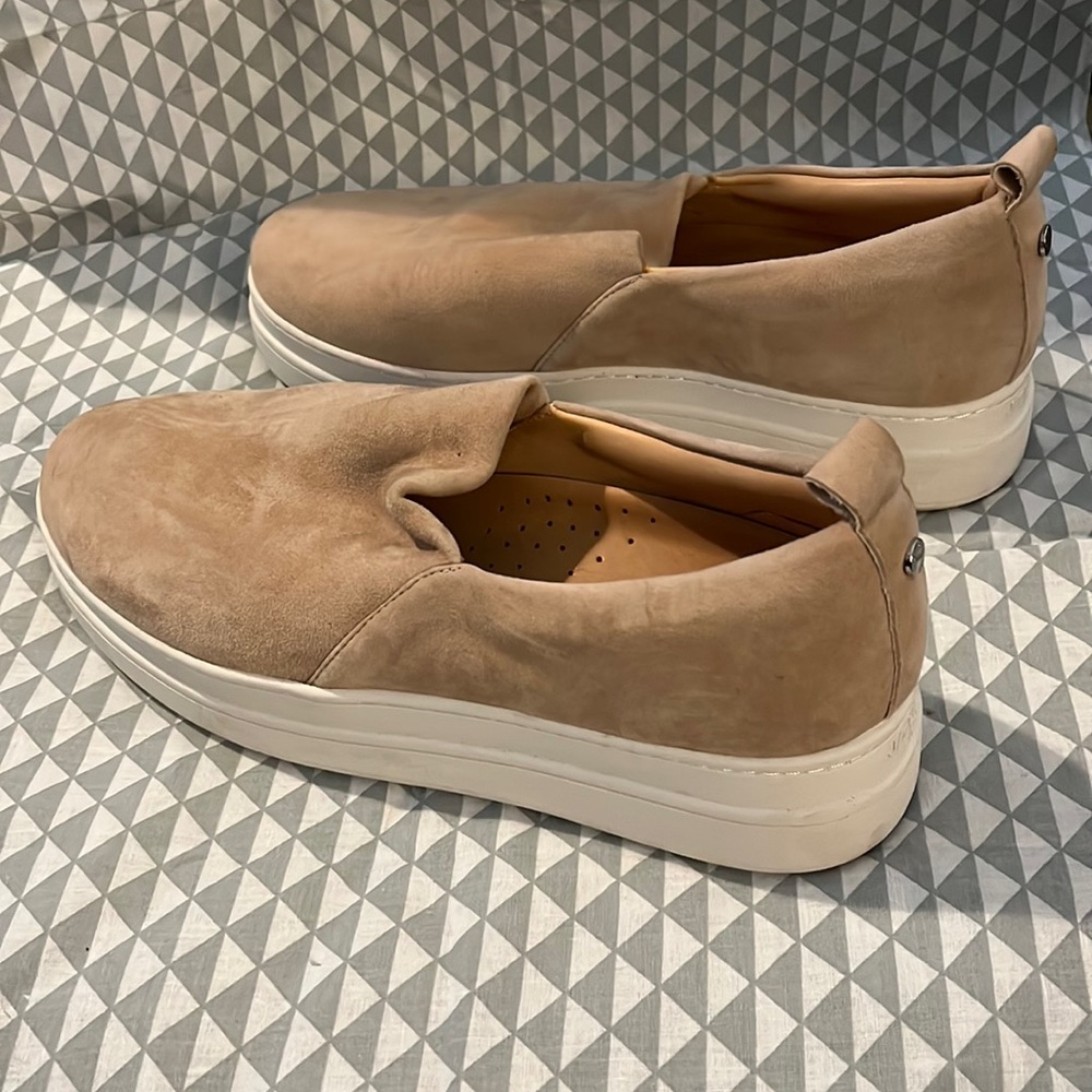 J/Slides Slip On